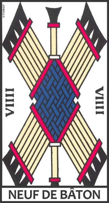 Découvrez la signification du Neuf de Bâton dans le Tarot de Marseille : protection, prudence, amour, travail et force intérieure.