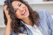 Lina, médium et tarologue expérimentée, vous accompagne avec une voyance sérieuse et intuitive pour éclairer votre avenir amoureux, professionnel et financier grâce à des consultations personnalisées en ligne.