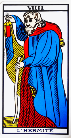 Découvrez la signification de L’Hermite dans le Tarot de Marseille : introspection, amour, travail, avenir et guidance spirituelle.